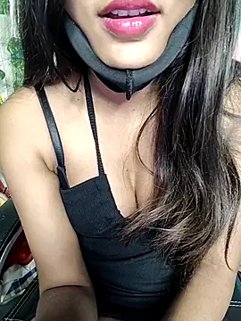 Snapshot of Reena_Singh53 chatting on 02.18.25 Reena Singh53 online show from 02.18.25