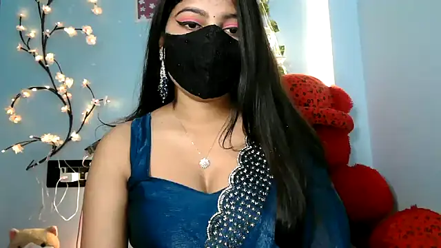 Snapshot of Reena_Singh53 chatting on 11.19.25 Reena Singh53 online show from 11.19.25