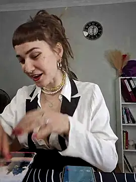 Snapshot of FoxRineHelen chatting on 02.17.25 FoxRineHelen online show from 02.17.25