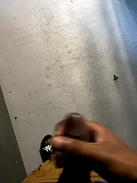 Snapshot of zeekBbc chatting on 10.31.25 zeekBbc online show from 10.31.25