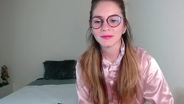 Snapshot of Hanny_24 chatting on 01.09.25 Hanny 24 online show from 01.09.25