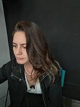 Snapshot of Hanny_24 chatting on 12.01.25 Hanny 24 online show from 12.01.25