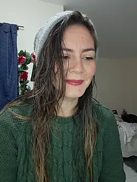 Snapshot of Hanny_24 chatting on 12.20.25 Hanny 24 online show from 12.20.25