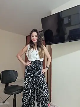 Snapshot of Hanny_24 chatting on 02.04.26 Hanny 24 online show from 02.04.26