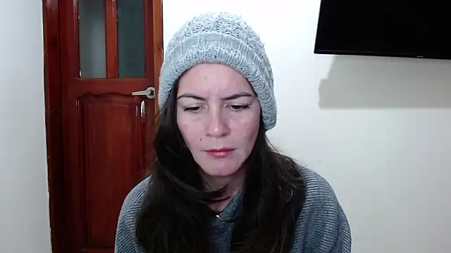 Snapshot of Hanny_24 chatting on 06.29.26 Hanny 24 online show from 06.29.26