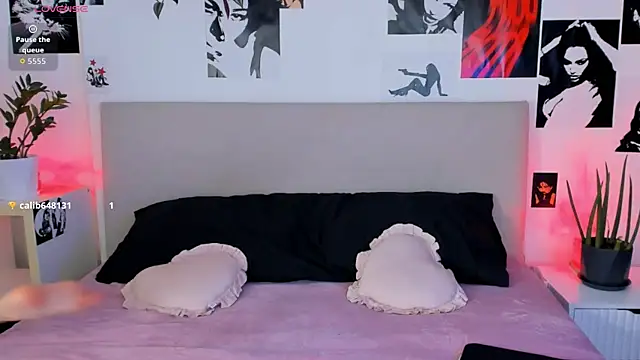 Snapshot of Lisa_Moones chatting on 10.30.25 Lisa Moones online show from 10.30.25