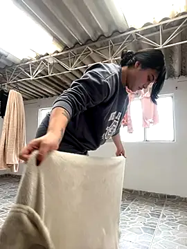 Little Ivy online show from 11.05.25