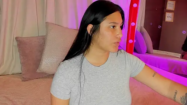 Little Ivy online show from 02.03.26