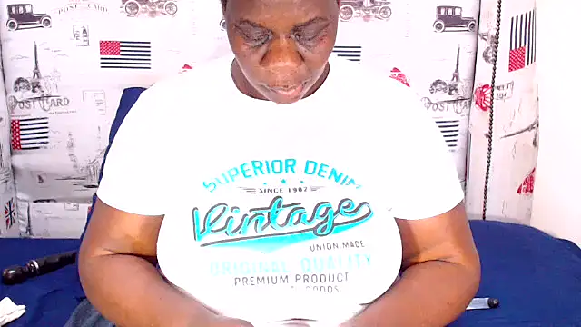 Honeybumsx32 online show from 12.03.25