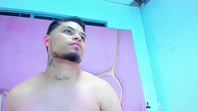 Snapshot of MelissaAndZeuss chatting on 01.17.25 MelissaAndZeuss online show from 01.17.25