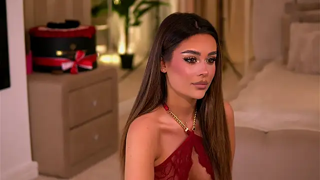 Snapshot of YasmineShaw chatting on 01.13.26 YasmineShaw online show from 01.13.26