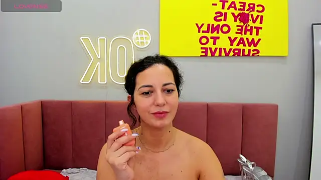 Snapshot of Linda_Insatiable chatting on 03.16.25 Linda Insatiable online show from 03.16.25