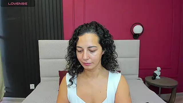 Snapshot of Linda_Insatiable chatting on 09.26.25 Linda Insatiable online show from 09.26.25