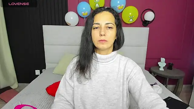 Snapshot of Linda_Insatiable chatting on 10.03.25 Linda Insatiable online show from 10.03.25