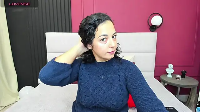 Snapshot of Linda_Insatiable chatting on 10.05.25 Linda Insatiable online show from 10.05.25