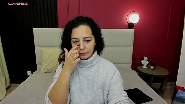 Snapshot of Linda_Insatiable chatting on 10.10.25 Linda Insatiable online show from 10.10.25