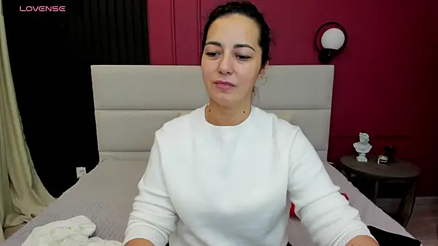 Snapshot of Linda_Insatiable chatting on 10.11.25 Linda Insatiable online show from 10.11.25