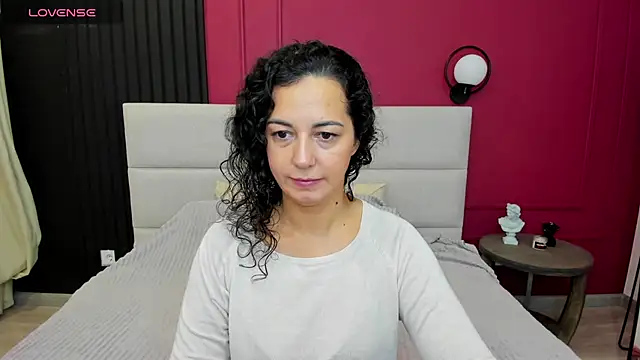 Snapshot of Linda_Insatiable chatting on 10.13.25 Linda Insatiable online show from 10.13.25