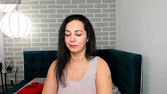 Snapshot of Linda_Insatiable chatting on 11.03.25 Linda Insatiable online show from 11.03.25