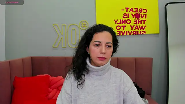 Snapshot of Linda_Insatiable chatting on 11.07.25 Linda Insatiable online show from 11.07.25