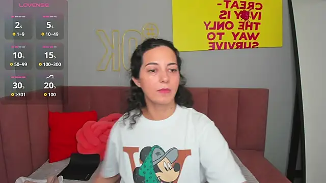 Snapshot of Linda_Insatiable chatting on 11.13.25 Linda Insatiable online show from 11.13.25