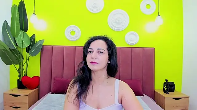 Linda Insatiable online show from 05.15.26