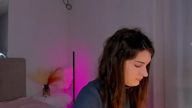 Laura Leee online show from 02.27.25