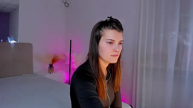 Laura Leee online show from 03.06.25