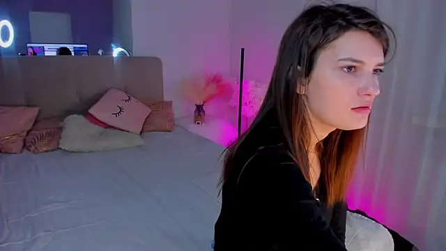 Laura Leee online show from 03.09.25