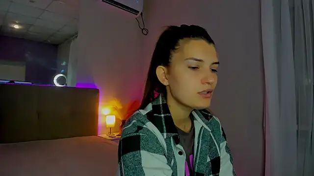 Laura Leee online show from 09.12.25