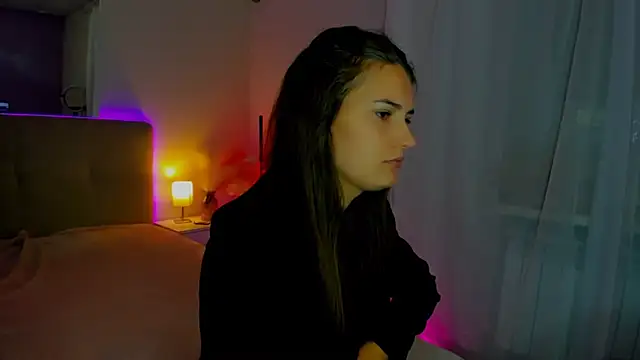 Laura Leee online show from 09.14.25