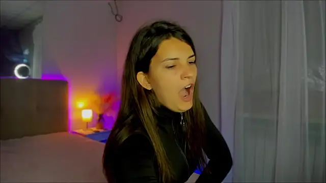 Laura Leee online show from 09.20.25