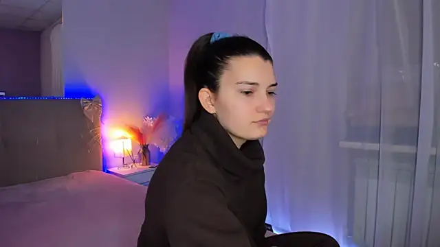 Laura Leee online show from 02.20.26