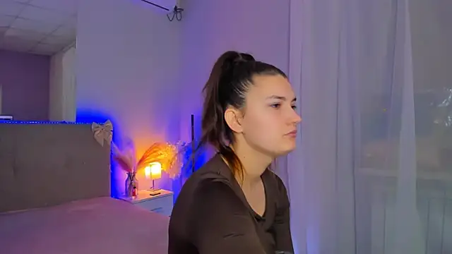 Laura Leee online show from 03.18.26