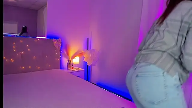 Laura Leee online show from 04.04.26