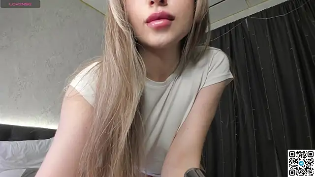 Snapshot of jenn_soucek chatting on 12.16.25 jenn soucek online show from 12.16.25