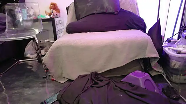 Snapshot of Midnightrose11 chatting on 11.21.25 Midnightrose11 online show from 11.21.25