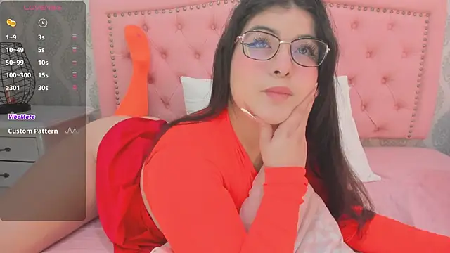 Snapshot of martina_rivera_ chatting on 10.28.25 martina rivera online show from 10.28.25