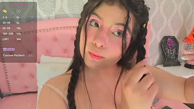 Snapshot of martina_rivera_ chatting on 10.31.25 martina rivera online show from 10.31.25