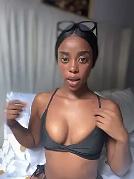 Snapshot of BhadBhad_Kitty chatting on 03.20.25 BhadBhad Kitty online show from 03.20.25