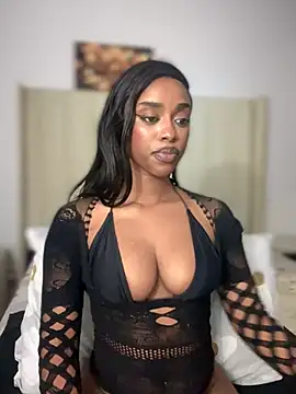 Snapshot of BhadBhad_Kitty chatting on 10.04.25 BhadBhad Kitty online show from 10.04.25