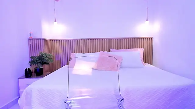 Bella reaset18 online show from 12.20.24