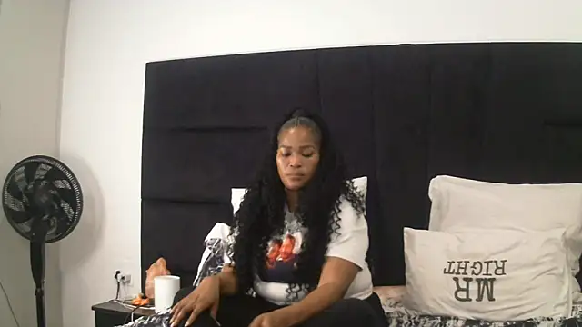 SEXYEBONY2010 online show from 04.20.26