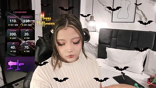 Snapshot of Teen_sofia_ chatting on 10.28.25 Teen sofia online show from 10.28.25