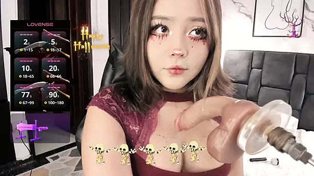 Snapshot of Teen_sofia_ chatting on 10.31.25 Teen sofia online show from 10.31.25