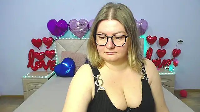 Snapshot of ZannaDreil chatting on 02.22.25 ZannaDreil online show from 02.22.25