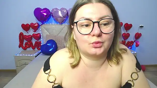 Snapshot of ZannaDreil chatting on 02.22.25 ZannaDreil online show from 02.22.25