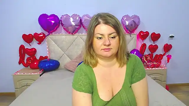 Snapshot of ZannaDreil chatting on 02.24.25 ZannaDreil online show from 02.24.25