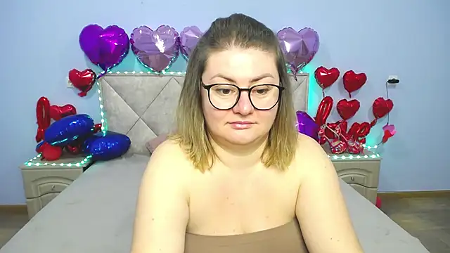 Snapshot of ZannaDreil chatting on 02.25.25 ZannaDreil online show from 02.25.25