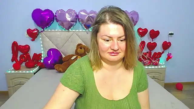 Snapshot of ZannaDreil chatting on 02.28.25 ZannaDreil online show from 02.28.25